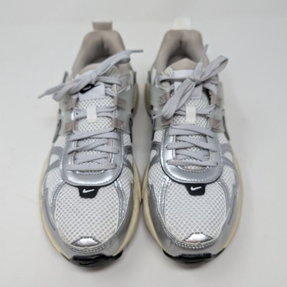Nike V2K Run Women's Running Shoes Sneakers Reflective Accents White Silver 9 - Picture 7 of 8